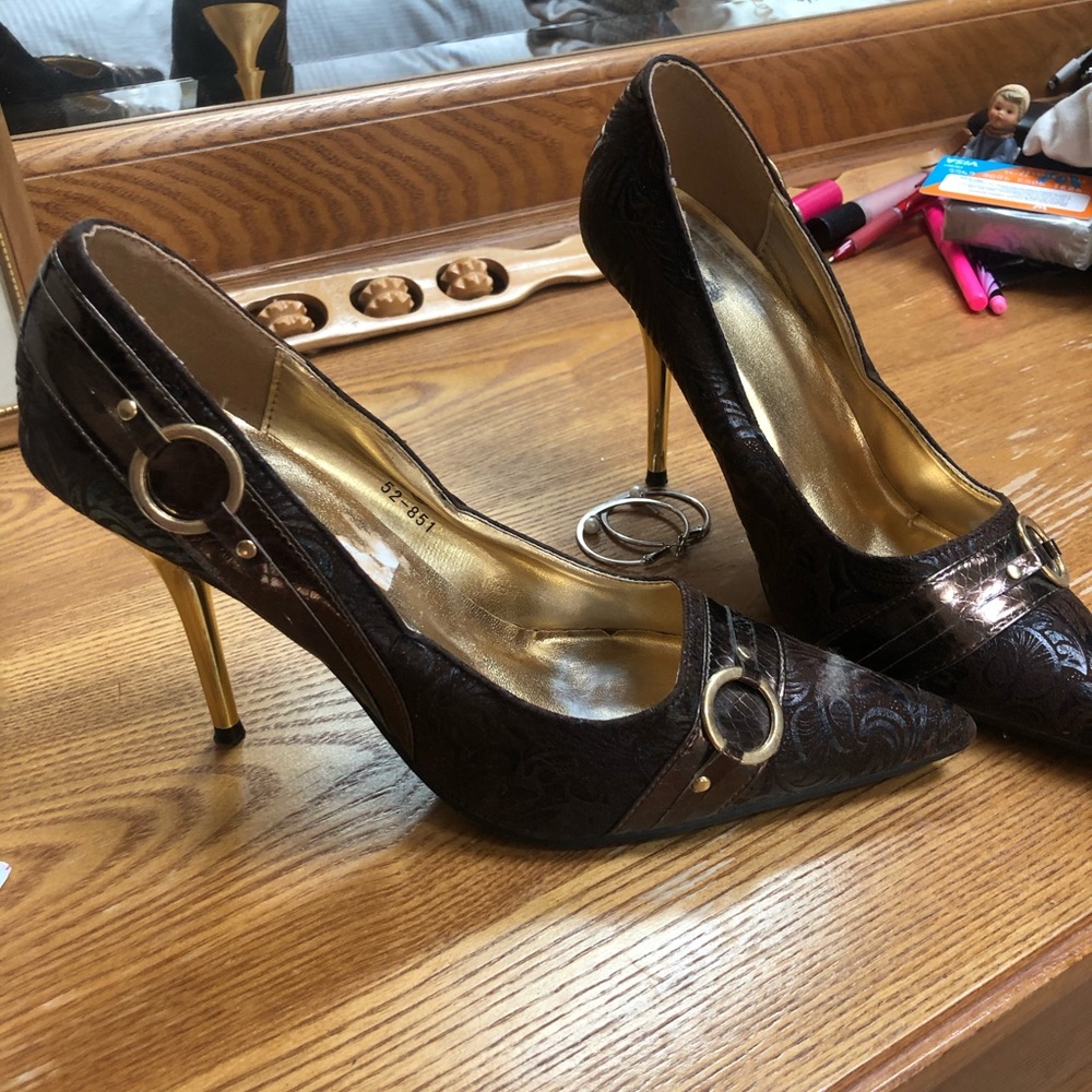 Brown with gold heel